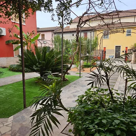 Casa A - Giardino E 3 Posti Auto In Cortile