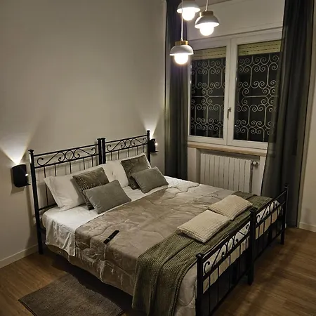 Casa A - Giardino E 3 Posti Auto In Cortile Apartment