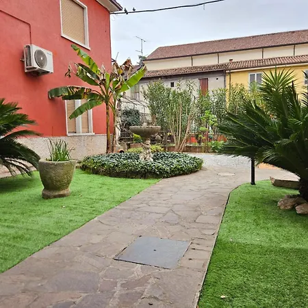 Casa A - Giardino E 3 Posti Auto In Cortile Apartment *